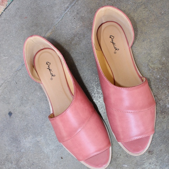 🚨LAST PAIR!!//The Alejandra//Adobe red Flat - Picture 6 of 8